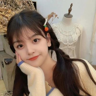 女孩的钓鱼慢活